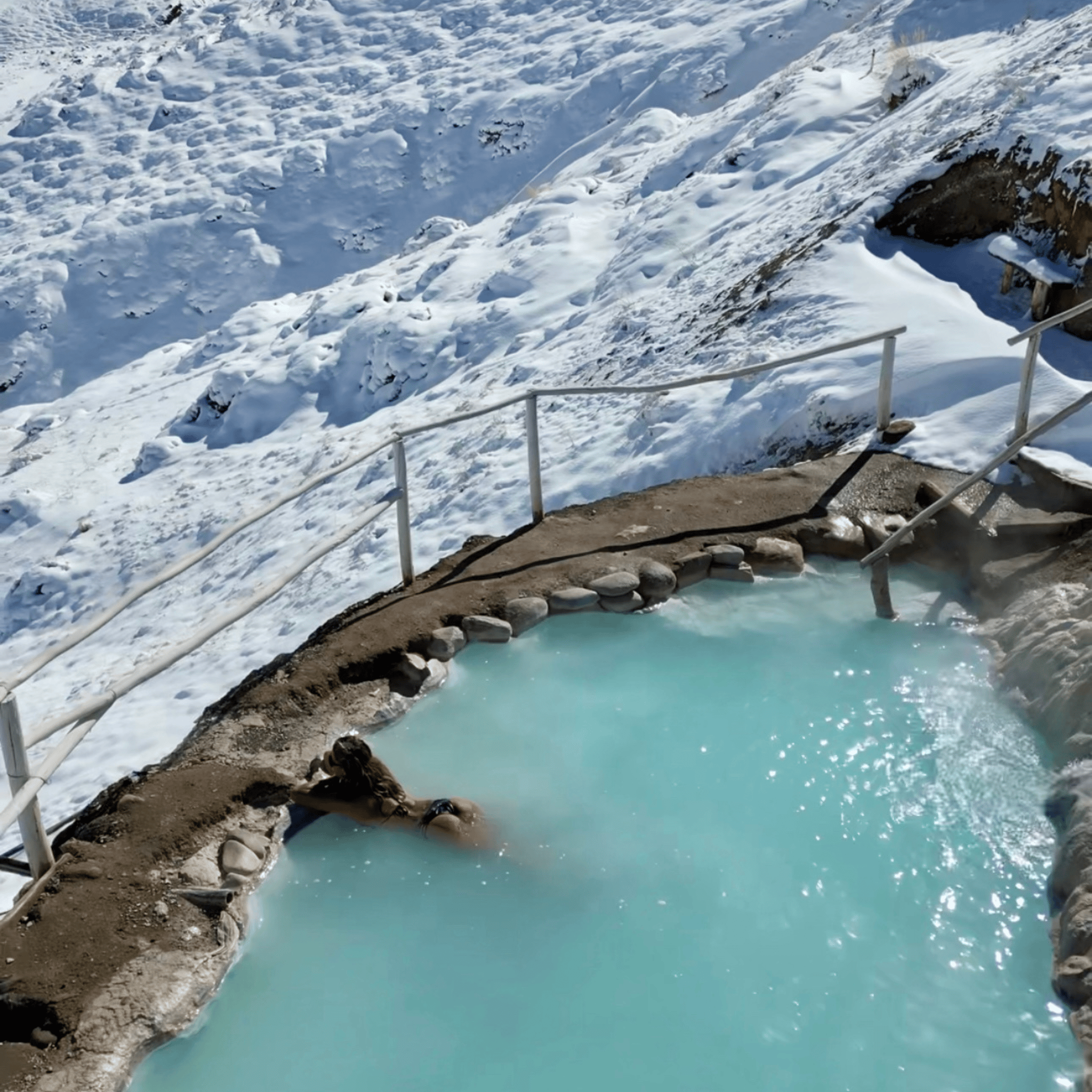 Tour Moto de Nieve + Termas en el Cajón del Maipo